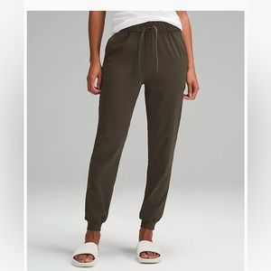 Lululemon Stretch High-Rise Jogger
Full Length in Dark Olive, size 4